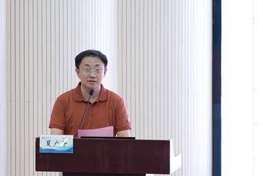 2夏广平校长宣布师徒结对名单